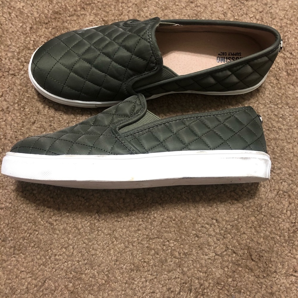 Mossimo slip ons